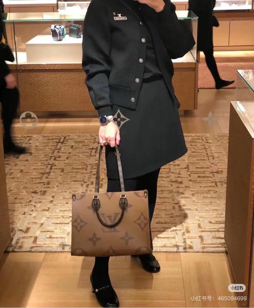 LV on the go 中号 老花拼色 单肩包 商品图3