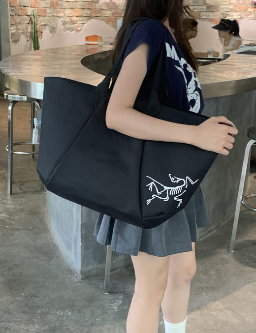 zm35-始祖鸟xCarrier 45L托特包(MG) 商品图0