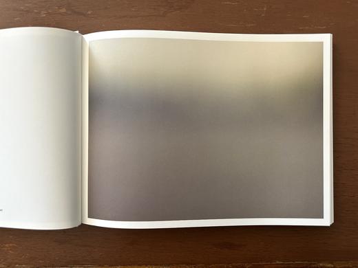 《十八度灰》徐勇最新摄影集 （德国KERBER出版社） 商品图3