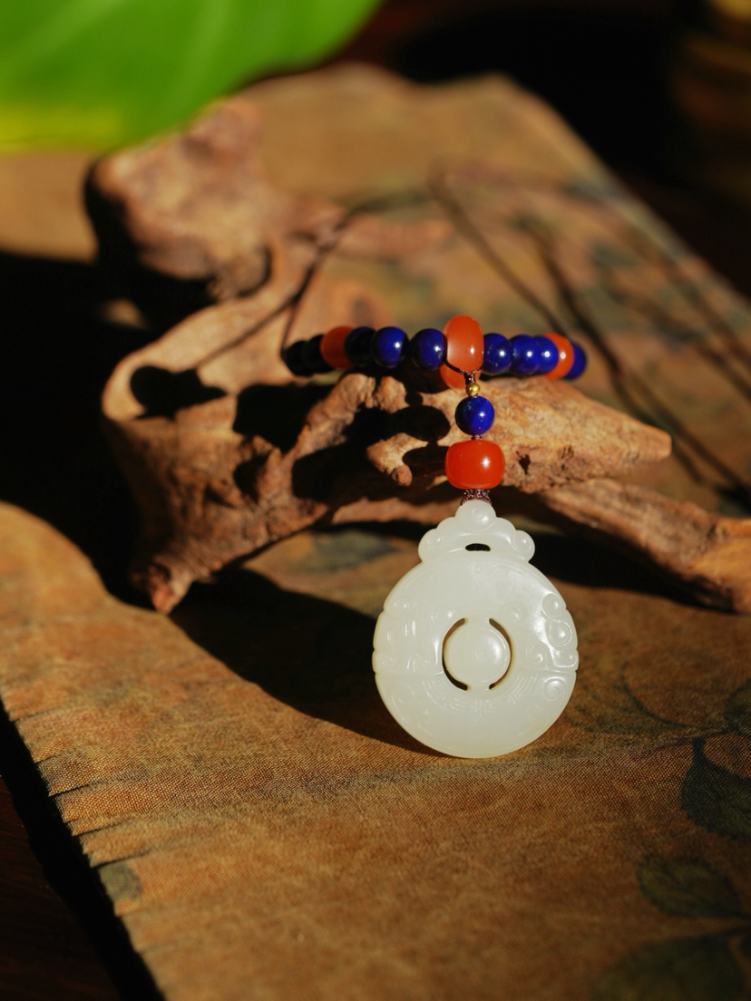 和田玉仿古吊坠