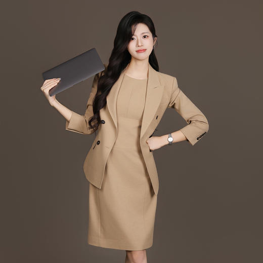 法小曼*子珍专款/羊毛套装女秋季2026新款爆款高级感职业装两件套卡其色长袖西服 商品图2