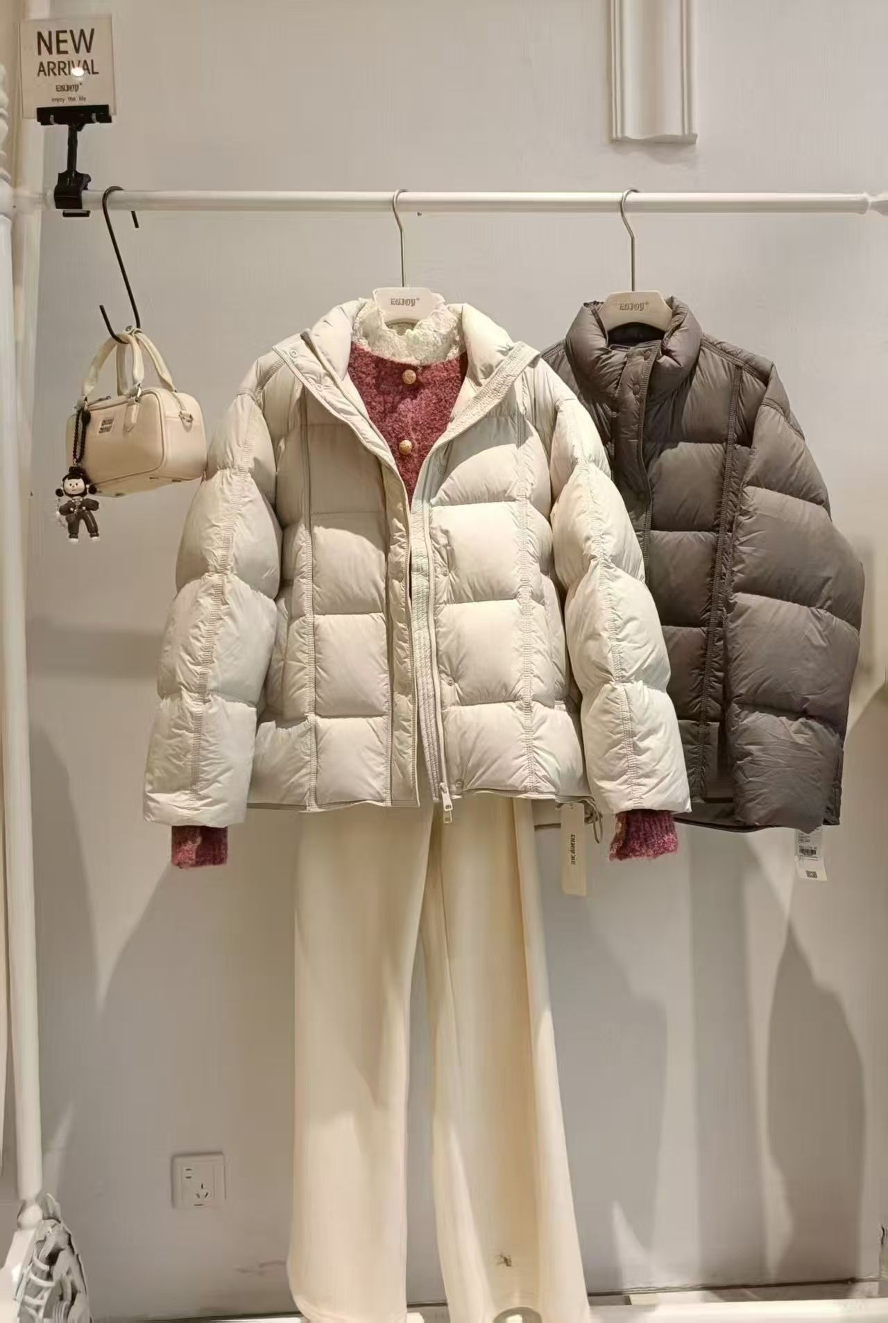 【门店同款】ENJOY冬季“暖冬知性”小立领方块羽绒服 168045211