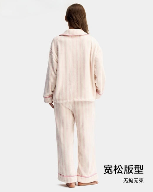 暖绒绒～野兽家HelloKitty法兰绒家居服 胸前立体蝴蝶结 可爱满分 商品图4