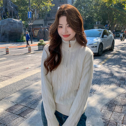 冬日美出圈【衣本素 高领半拉链纯色麻花羊毛针织衫ZD3026AI】加厚款  拉夫麻花复古纹理 慵懒贵气 手感厚实超软糯 商品图5