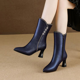 【预售5天】旗袍短靴真皮尖头粗跟中筒靴花朵水钻中跟骑士靴N3522