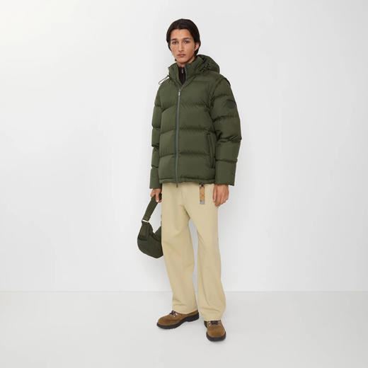 BURBERRY 巴宝莉 男士马术骑士徽标贴片可拆卸袖子的羽绒服 绿色 8110362 C1748 商品图4