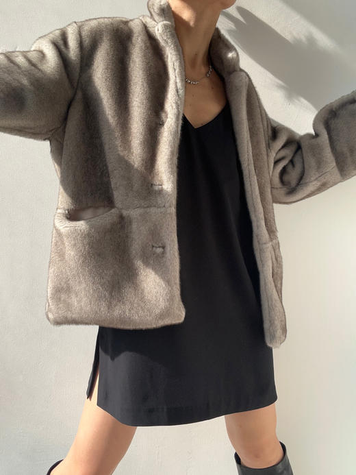 Running Closet｜短毛西装立领外套 [ 灰 仿皮草 ] 【LCM】 商品图6