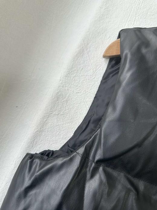 贝壳三 时尚立领PU皮加厚无袖外套马甲保暖百搭防风背心C120529 商品图8