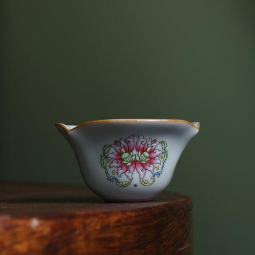 问鼎汝瓷天青老款幽兰杯（珐琅彩） 商品图0