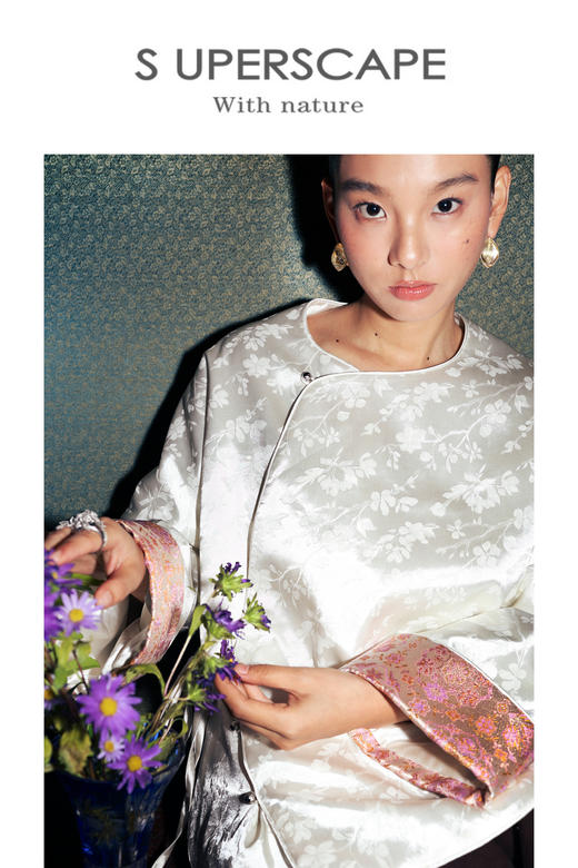 【新中式特辑】素舶 缎面珠光面料柔软垂坠圆领盘扣夹棉保暖外套 商品图5