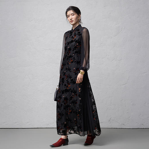 【林栖设计小店】（现货）植绒提花改良旗袍拼桑蚕丝飞片国风轻中式2026早春新款连衣裙1961125 商品图9