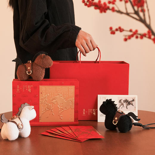 马上福禄·随身香挂礼盒 | 呈白×徐悲鸿美术馆联名，纵马踏香向自由 商品图6