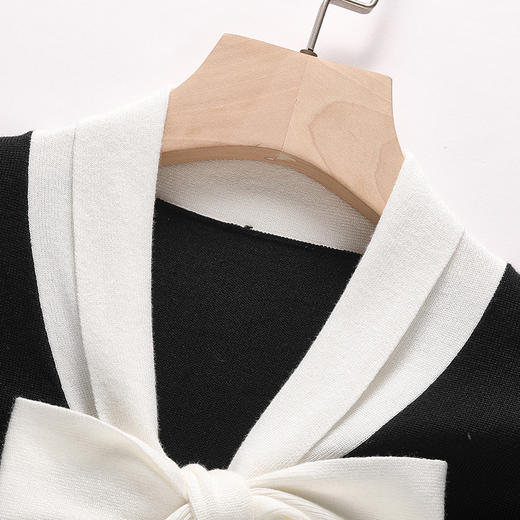 「自」全新升级【铂金会员128/天猫169/差价41】(22648)洛诗琳法式蝴蝶结领长袖针织衫2025秋冬气质飘带假两件毛衣 商品图2