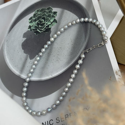 7-8mm海水akoya真多麻巴洛克风格异形珍珠珠串，微瑕，强光，颜色很漂亮气质风。
可能需要包容有一点小破皮（不算很多），价格超超漏。 商品图5