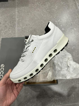 正品ecco爱步 时尚简约 减震耐磨 低帮 运动休闲鞋 女款 白色 尺码37 全新原盒0599