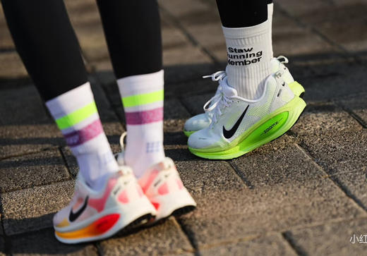 原装𝐕𝐨𝐦𝐞𝐫𝐨𝟏𝟖顶级缓震跑鞋运动鞋101506 商品图0