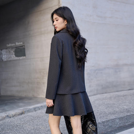 奢姿大码女装2025冬季时尚通勤西装三件套气质纽扣装饰连衣裙套装9954994361AB 商品图3