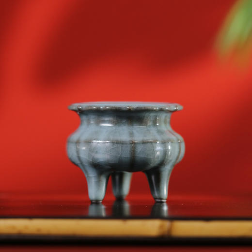 问鼎官窑高工卓鑫伟牛角款莲花琴炉（小） 商品图0