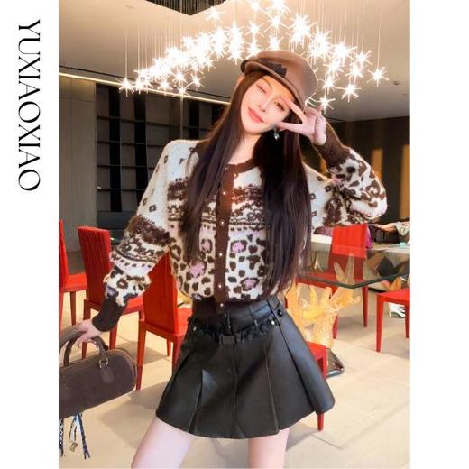 余潇潇【棕糖咖啡馆】含绵羊毛马海毛混纺手工钉珠花边圆领毛衣开衫 商品图0