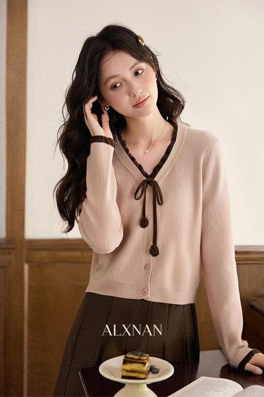鹿向南「南杏庄园」法式假两件长袖针织衫女秋冬新款显瘦气质上衣 商品图4