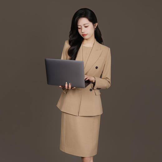 法小曼*子珍专款/羊毛套装女秋季2026新款爆款高级感职业装两件套卡其色长袖西服 商品图5