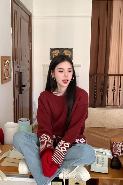 Stay2Weeks 红色提花软糯宽松带帽毛衣 21956 商品图2