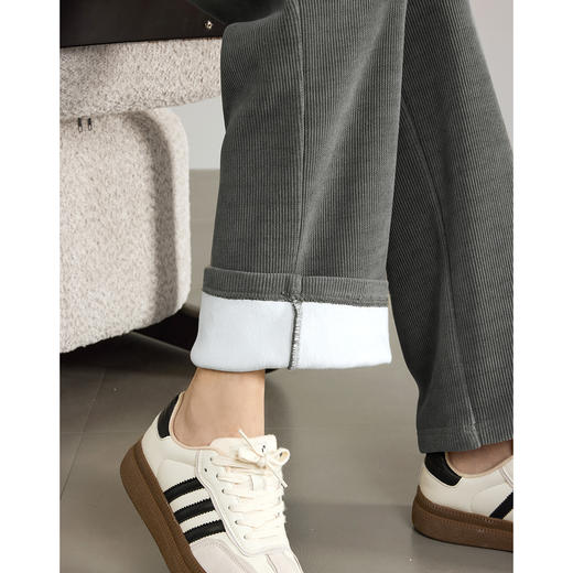 【年终特卖】熙世界灯芯绒阔腿休闲裤女秋冬新款宽松高腰显瘦垂感雪尼尔直筒裤 商品图3