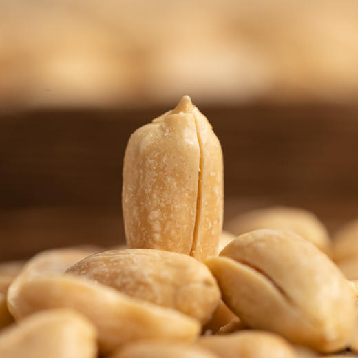 油炸极客淡盐花生仁 | 淡盐味道的，脱油处理，香酥可口，无任何添加剂，出口标准和工艺，产品为油炸类，⭐️顺丰快递 商品图1