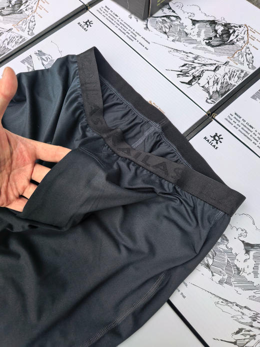 原单正品 KAILAS凯乐石礼盒秋冬保暖内衣裤套装 原价1200
颜色：黑色
尺码：m l xl xxl 商品图5