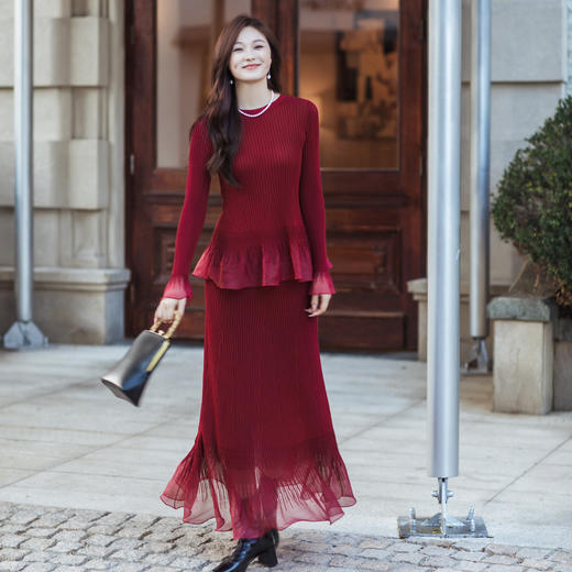 【林栖设计小店】（现货）红色锦鲤荷叶边网纱褶皱毛织上衣喇叭袖优雅修身显瘦2026早春新款毛衣1961120+半裙1961121 商品图1