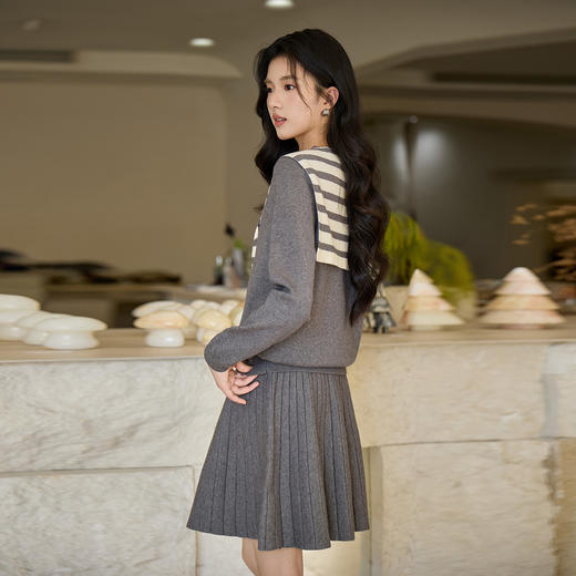 奢姿大码女装2025冬季减龄条纹披肩设计圆领两件套胖妹妹时尚套装9854991065 商品图3