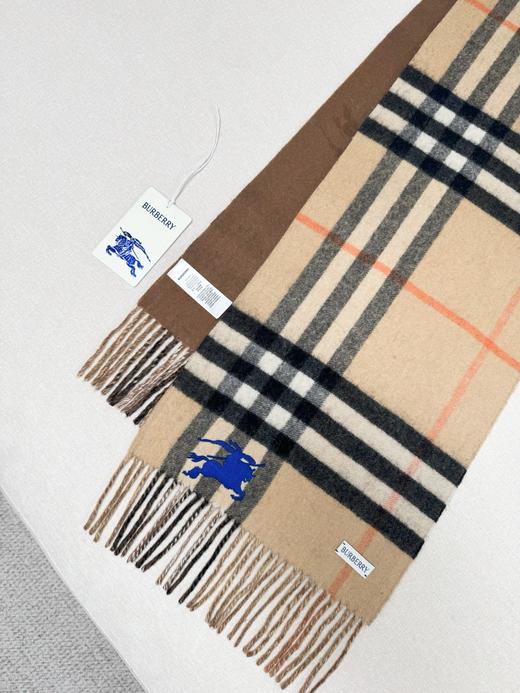 巴宝莉 格纹羊绒围巾（DSX） 商品图4