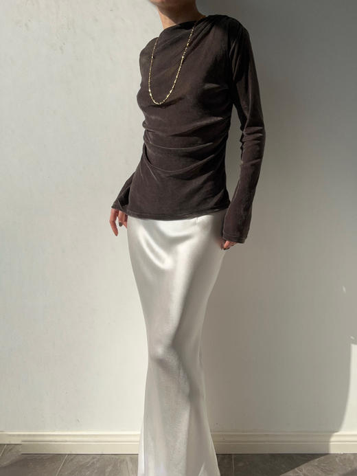 Running Closet｜微透斜肩褶皱打底 [ 白 / 墨绿 丝绒 ] 【LCM】 商品图7