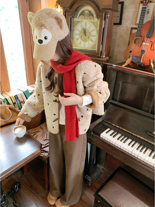 💥圣诞限定❗️一件顶两件🔥【【两面穿】AUChris奶盖雪贝波点麂皮绒羊羔毛外套AUC120202】🎄保暖又显瘦承包冬日氛围感❗️ ✅羊羔毛面蓬松亲肤锁温，📣麂皮绒面防风，南北方冬季均适用 商品图4