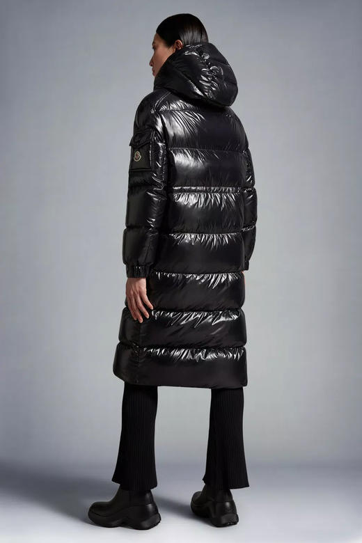 直发 Mo*cler 终极大长款 鹅绒服 25新款，官网2w+的王炸，亮面羽绒服 商品图3