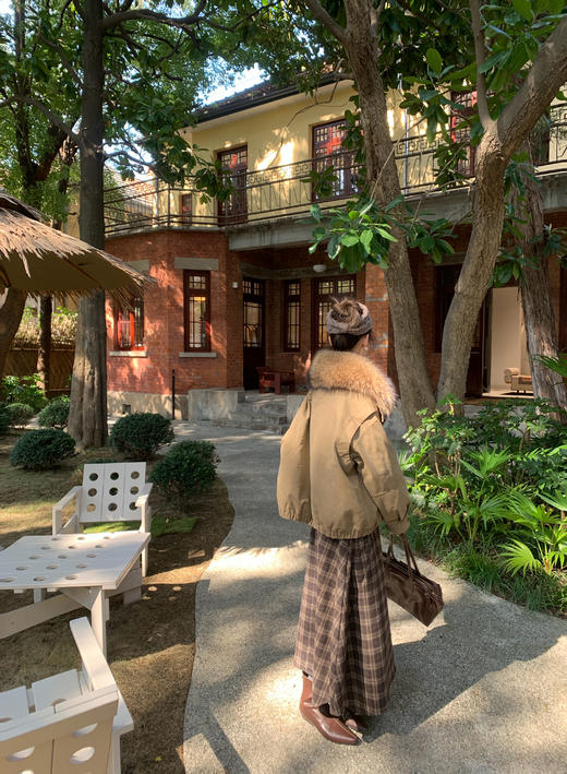 Read Nameless /卡其色貉子毛90白鹅绒羽绒服  2025/12/6 商品图5