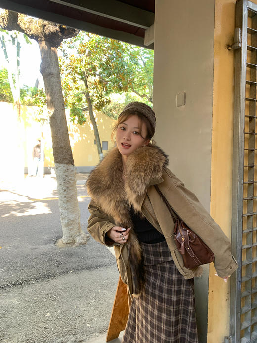 Read Nameless /卡其色貉子毛90白鹅绒羽绒服  2025/12/6 商品图13