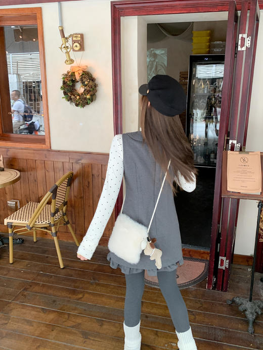 <曾小咸推荐> 现货秒杀！微信超特价！灰色娃娃领背心连衣裙 日常209.99 立减110 秒杀99.99！ 商品图13