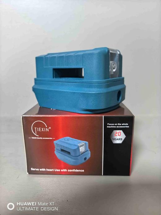 【货号10193】腰带扣牧田款电池充电宝转换器LED灯锂电池应急手机充电宝USB插口DC头转换 商品图6