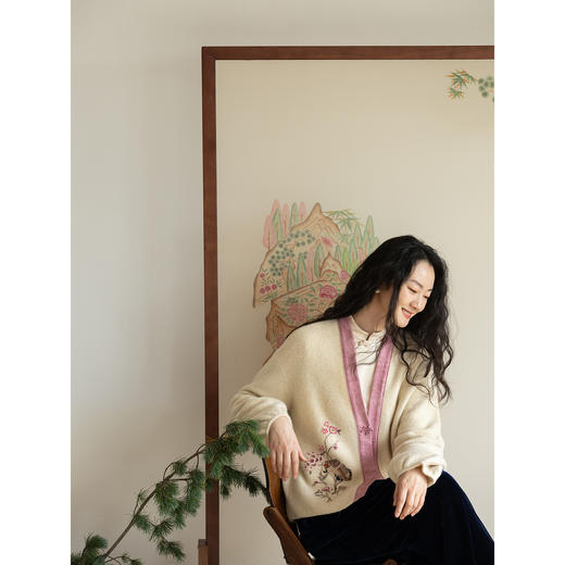 牧衣游原创 羊毛牛绒手工刺绣毛织外套软糯轻盈复古文艺开衫 月眠 商品图2