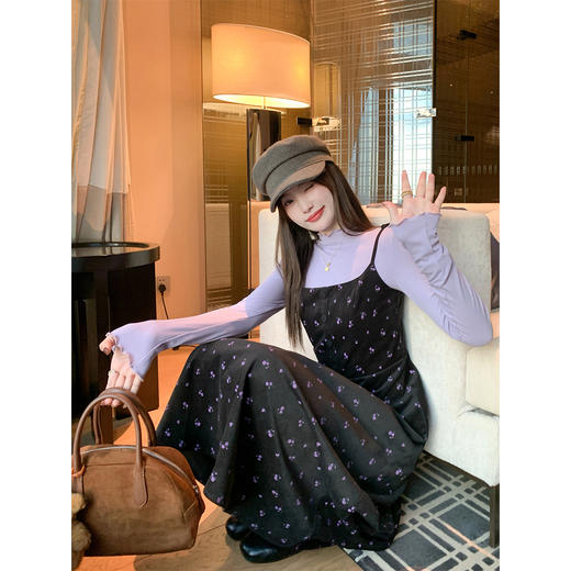 <曾小咸推荐> 现货秒杀！微信超特价！复古黑色碎花吊带连衣裙 日常199.99 立减100 秒杀99.99！紫色打底衫 日常99.99 立减40 秒杀59.99！ 商品图1