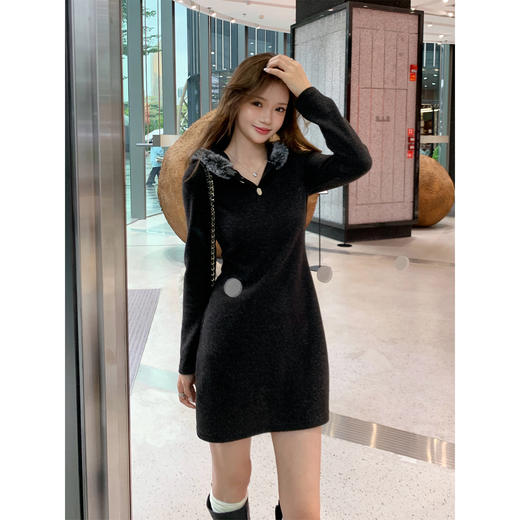 <曾小咸推荐> 现货秒杀！微信超特价！黑灰色帽子带毛领连衣短裙 日常209.99 立减110 秒杀99.99！ 商品图2