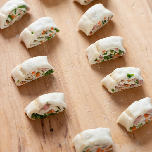 【下单任意规格送一盒香菇午餐肉花卷】千层花卷丨原味/藜麦/菠菜，淡淡椒盐口味，用农场自磨面粉，自制黑猪肉午餐肉，特别添加5%山药泥，层层松软，香气浓郁，一家人的早餐。10只装⭐️顺丰快递 商品图6