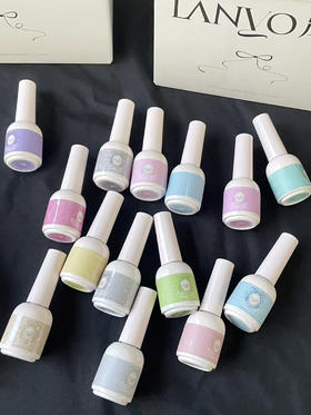 🔥新年焕新甲【岚又·五合一猫眼甲油胶】🔸 单瓶尝鲜装：一杯奶茶钱解锁高级感 🔸 3瓶礼盒装：承包一整个冬天的指尖浪漫 +9.9元秒杀 🉐卸甲片50片，卸甲轻松不伤手！