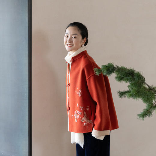 牧衣游原创 手工刺绣进口双面呢外套喜庆红色复古新中式开衫 欢梦 商品图0