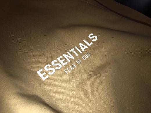 点此购买 Fog复线essentials男女款高街胸前手臂字母反光连帽卫衣 ks 337290 商品图11