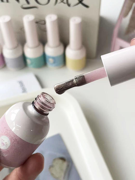 🔥新年焕新甲【岚又·五合一猫眼甲油胶】🔸 单瓶尝鲜装：一杯奶茶钱解锁高级感 🔸 3瓶礼盒装：承包一整个冬天的指尖浪漫 +9.9元秒杀 🉐卸甲片50片，卸甲轻松不伤手！ 商品图4