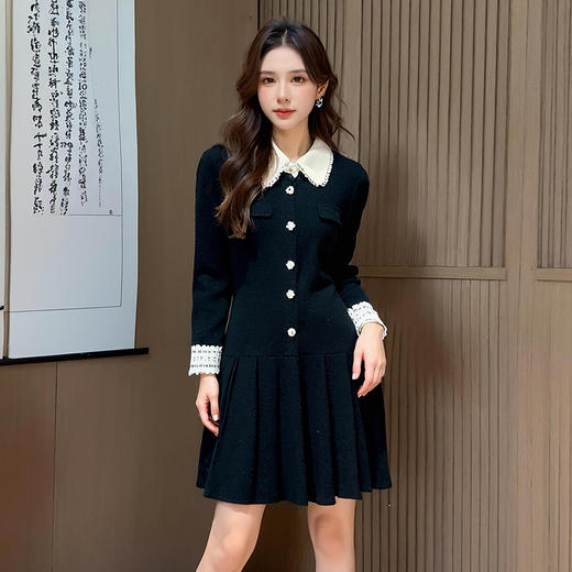 奢姿大码女装2025冬季撞色翻领袖口花边设计感气质连衣裙百褶裙9954870510 商品图1