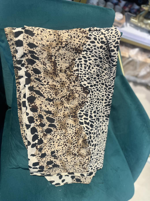 【纯积分换购】进口桑蚕丝丝巾/扎染围巾-款式随机- 商品图5