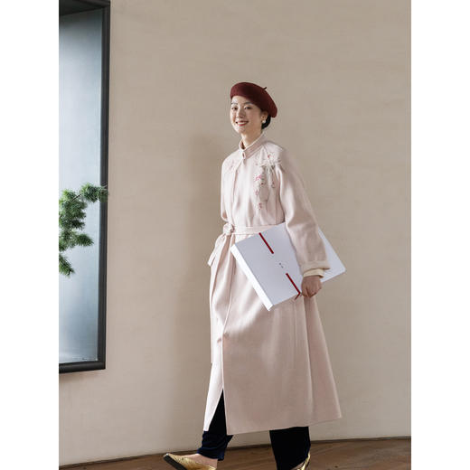 牧衣游原创 绵羊毛混纺手工刺绣毛呢长外套冬季宽松气质大衣 南妗 商品图1